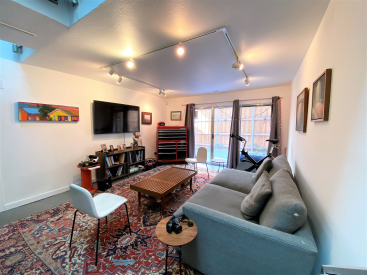 4003 Gilbert Avenue, unit 11